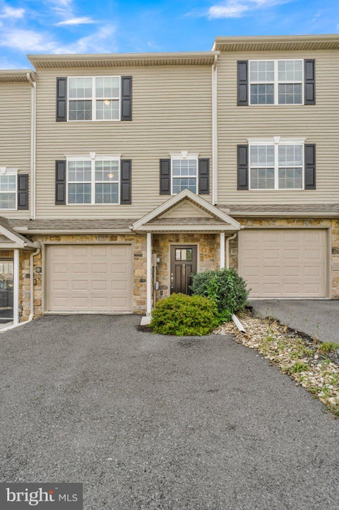 Townhouse For Sale - 707 Gregs Drive<br/> HARRISBURG, PA 17111