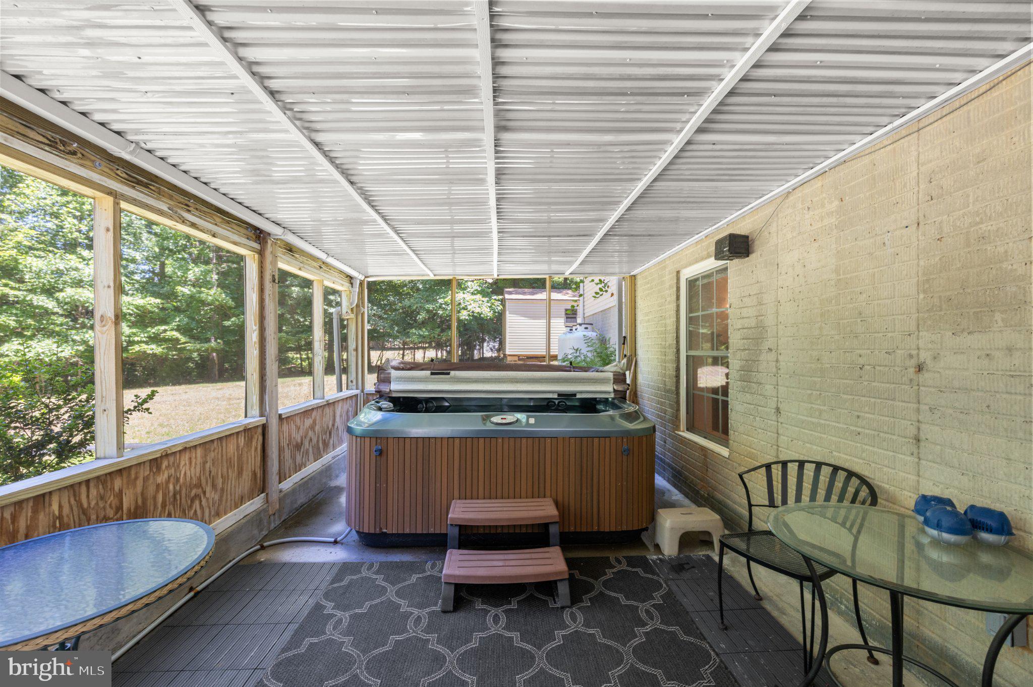 EDGEWOOD BAY - Residential