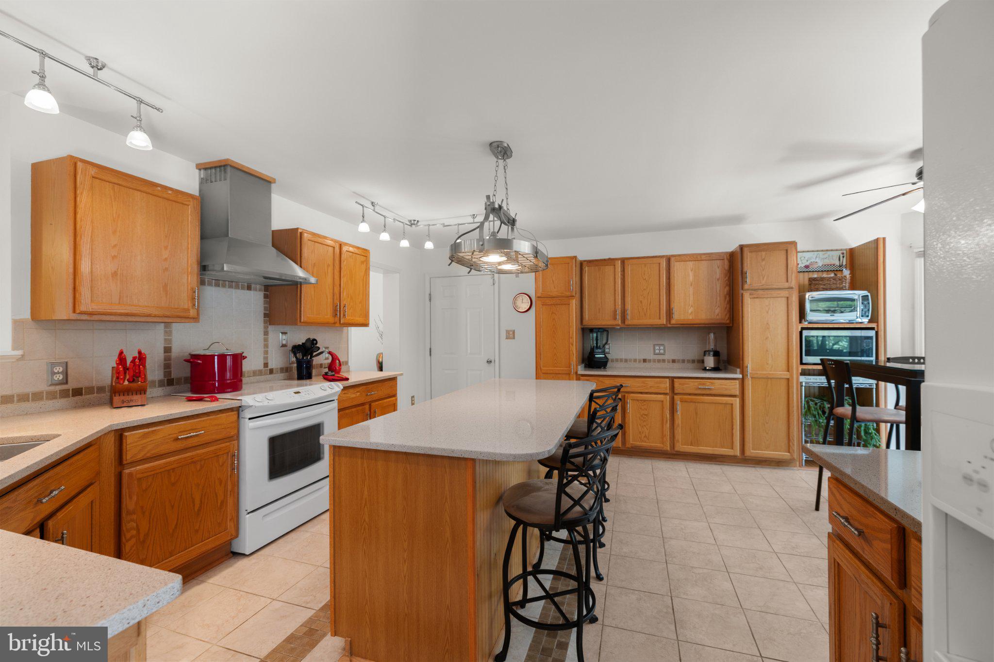 EDGEWOOD BAY - Residential