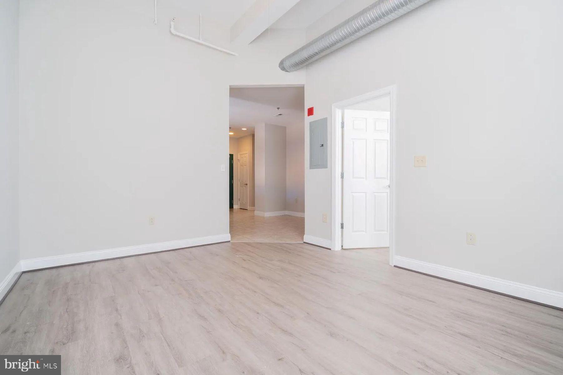 MOUNT VERNON PLACE HISTORIC DISTRICT - Residential Lease