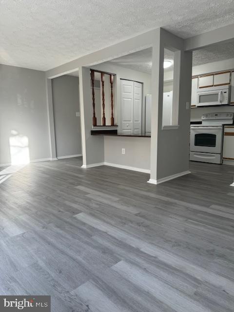 CHESTERFIELD GARDEN CONDOMINIUM - Residential Lease