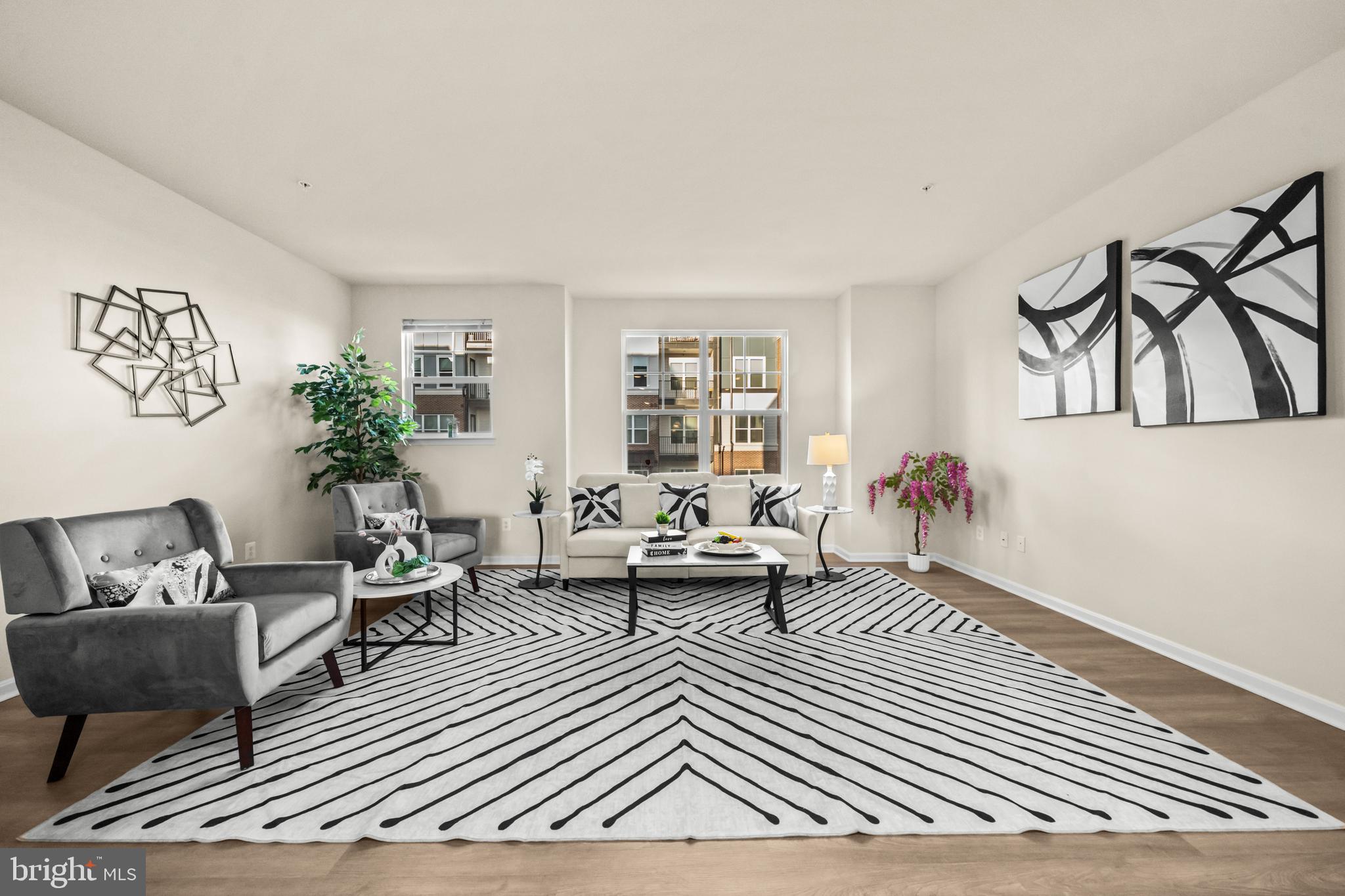 TOWNS AT MARKET COMMONS - Residential