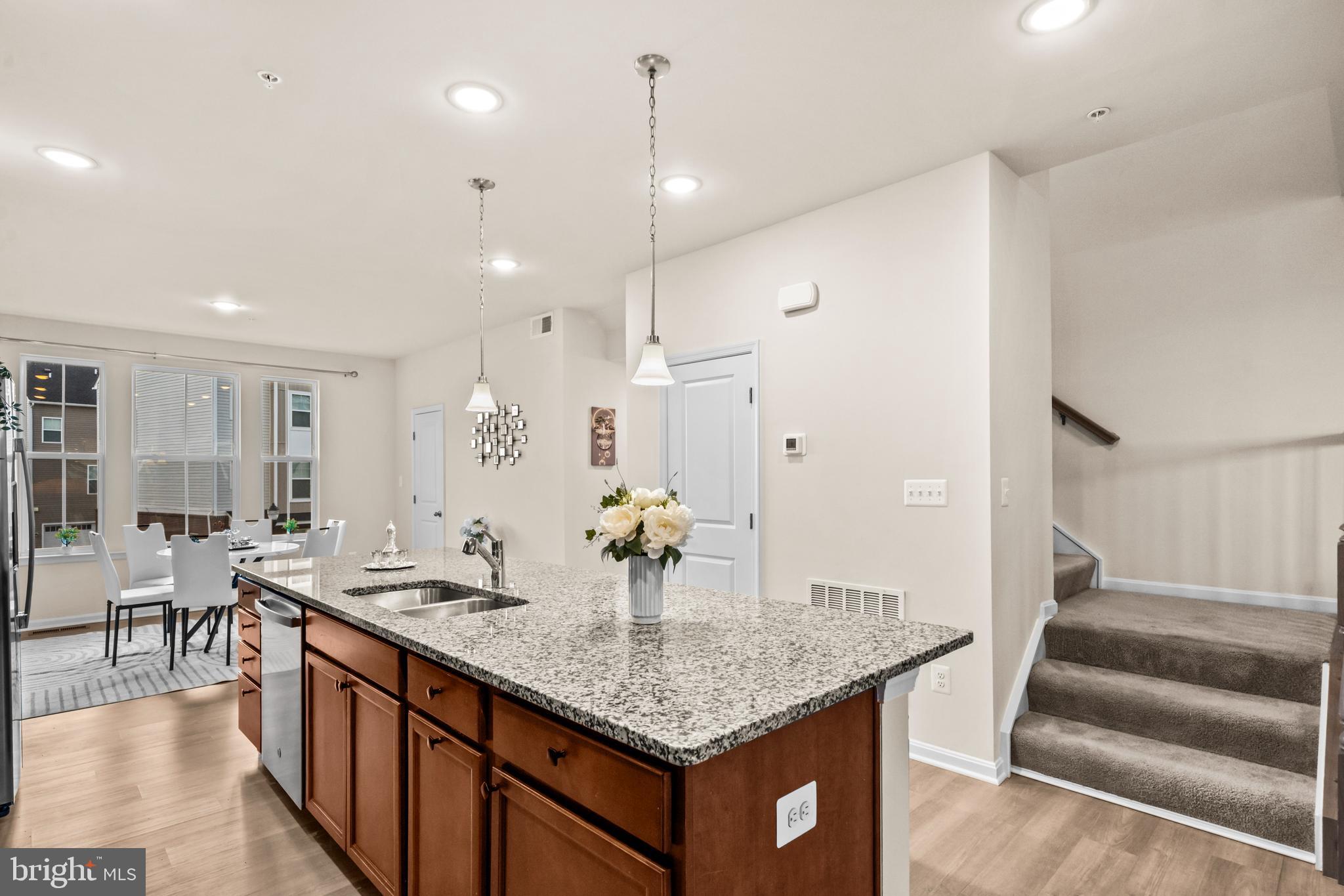 TOWNS AT MARKET COMMONS - Residential