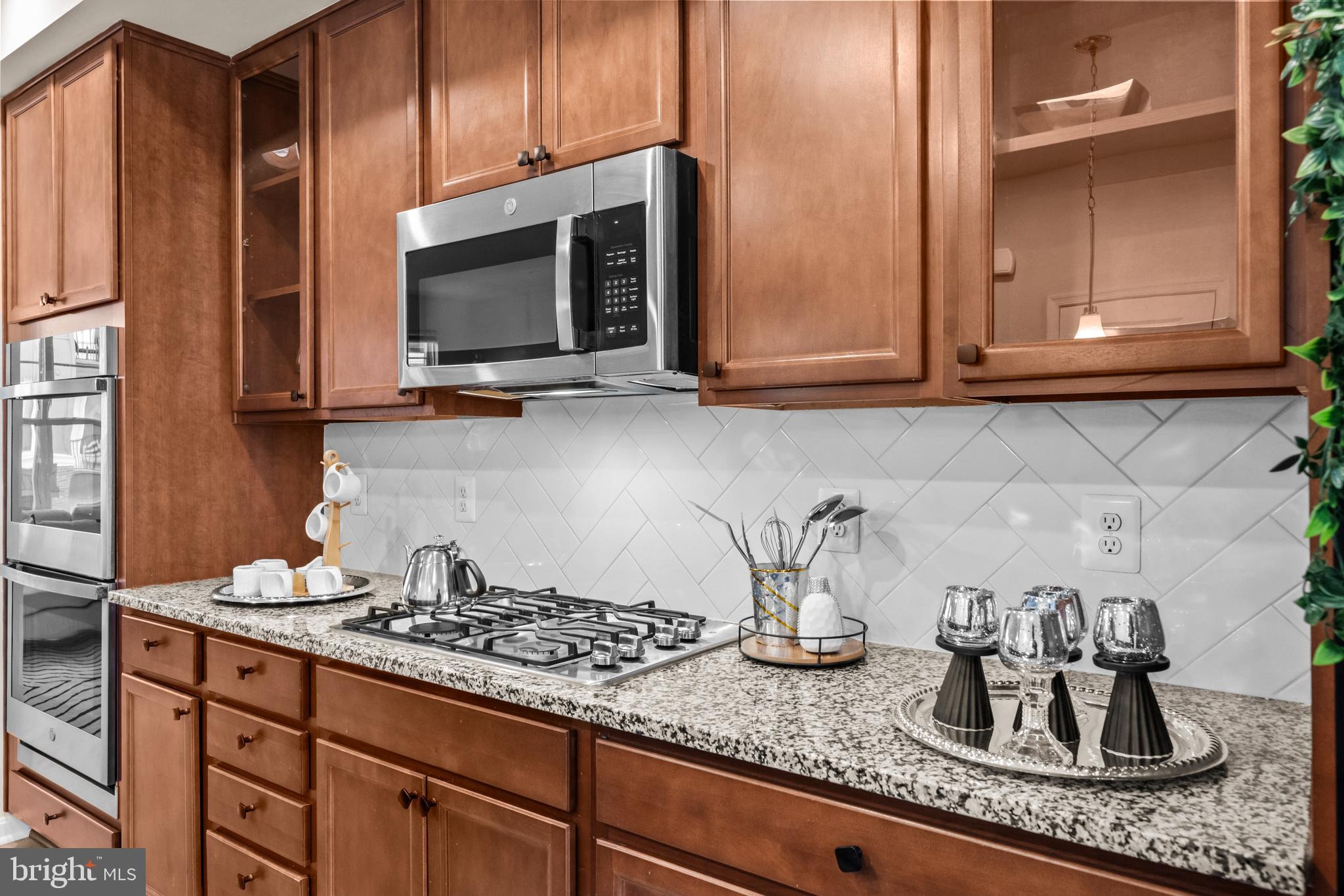 TOWNS AT MARKET COMMONS - Residential