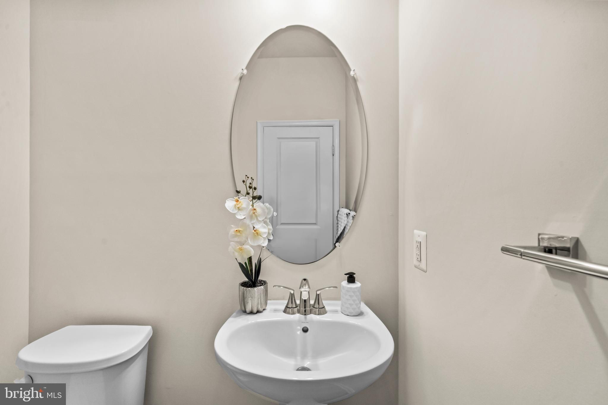 TOWNS AT MARKET COMMONS - Residential