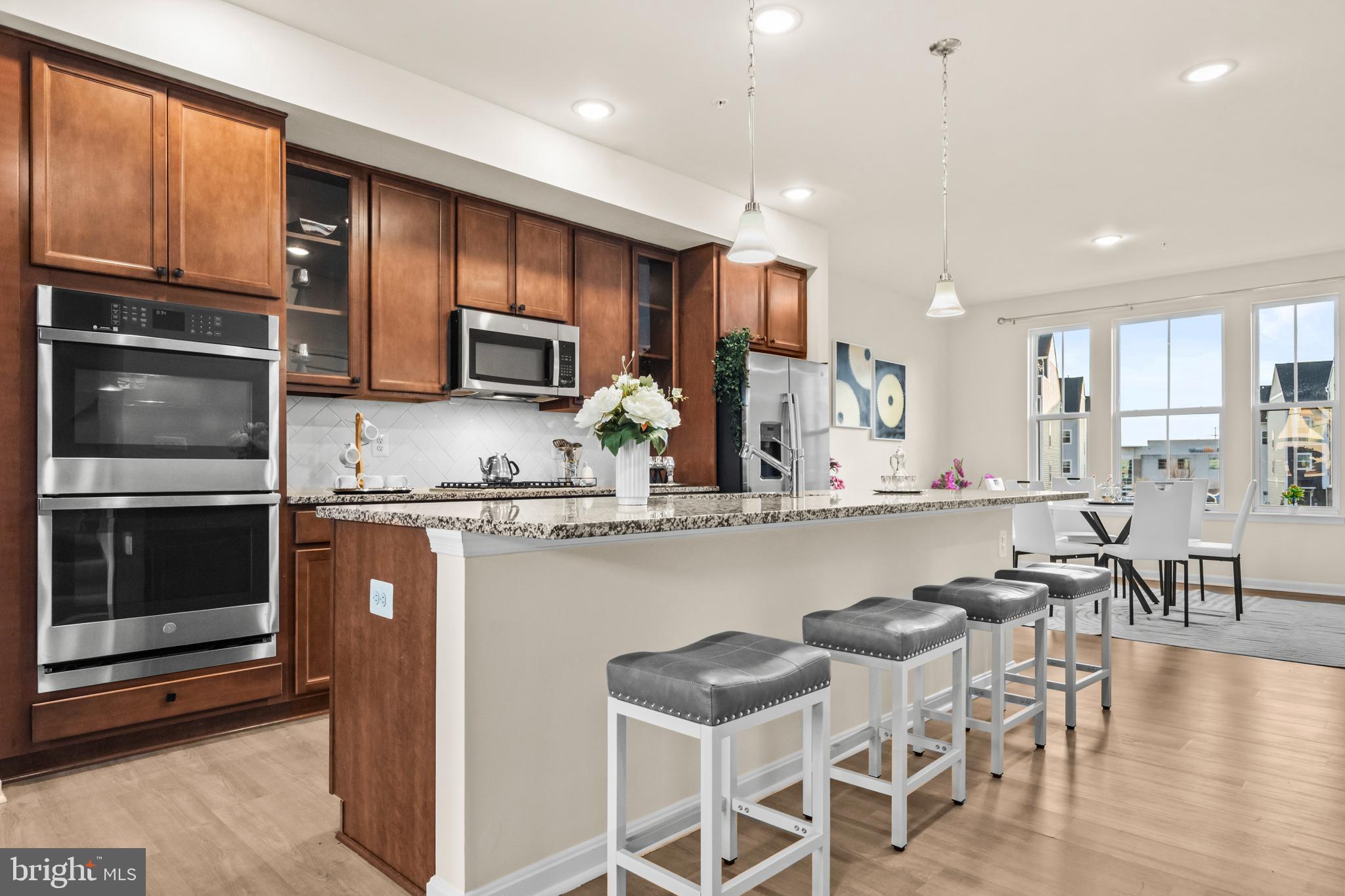 TOWNS AT MARKET COMMONS - Residential