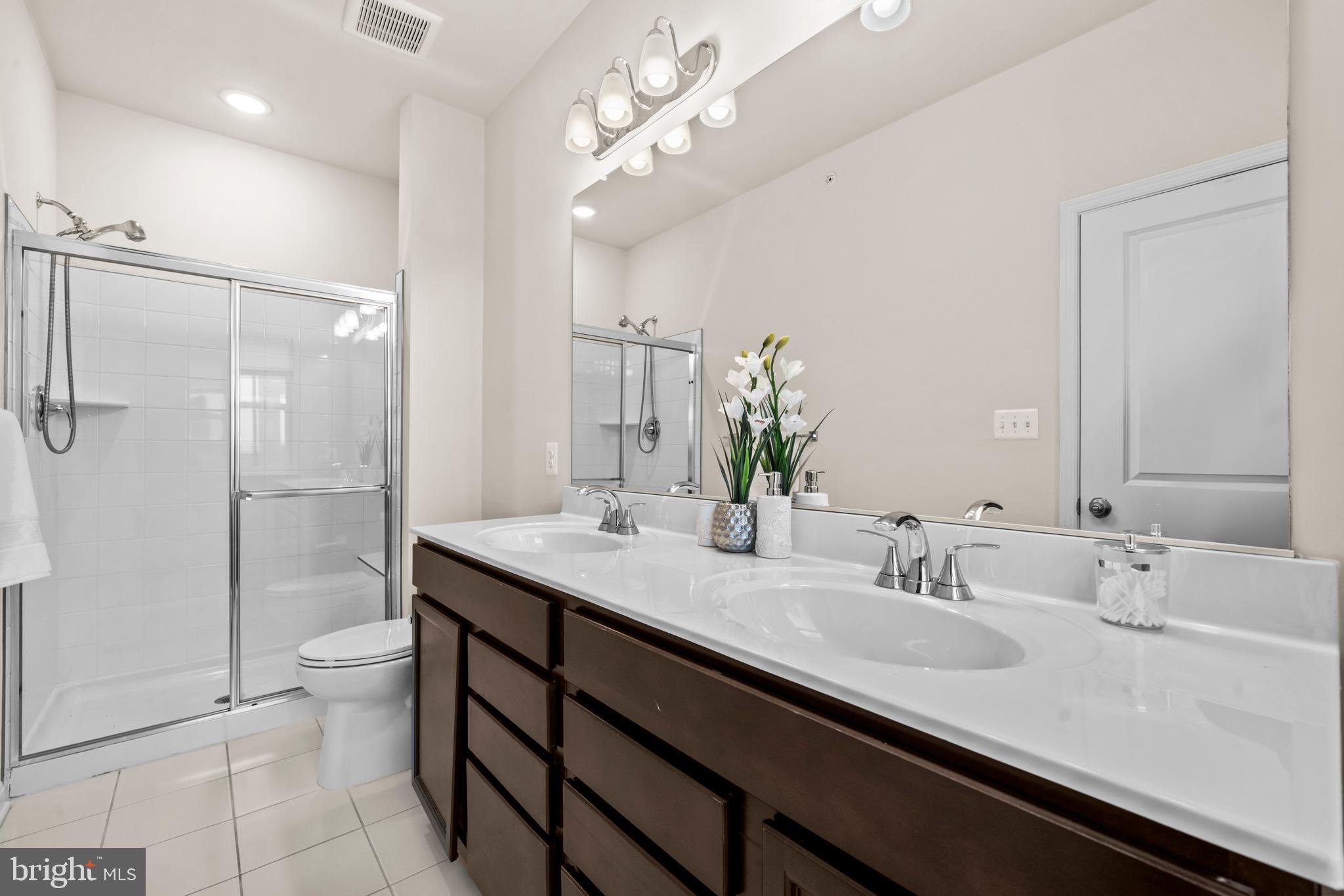 TOWNS AT MARKET COMMONS - Residential