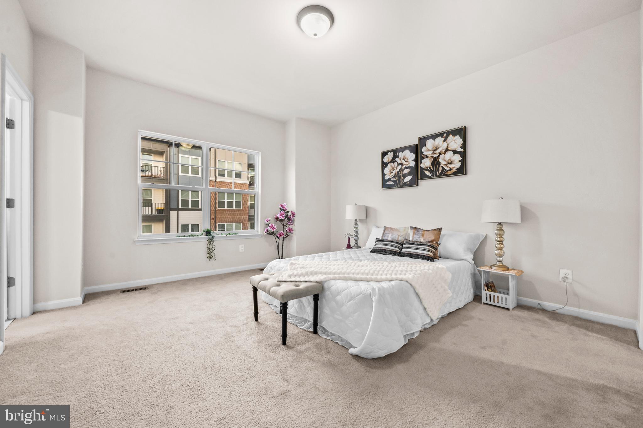 TOWNS AT MARKET COMMONS - Residential