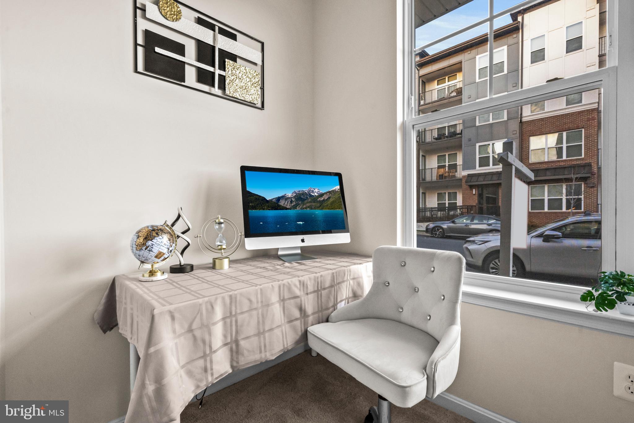 TOWNS AT MARKET COMMONS - Residential