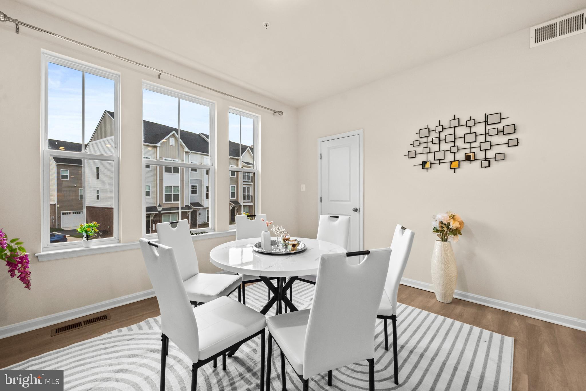 TOWNS AT MARKET COMMONS - Residential