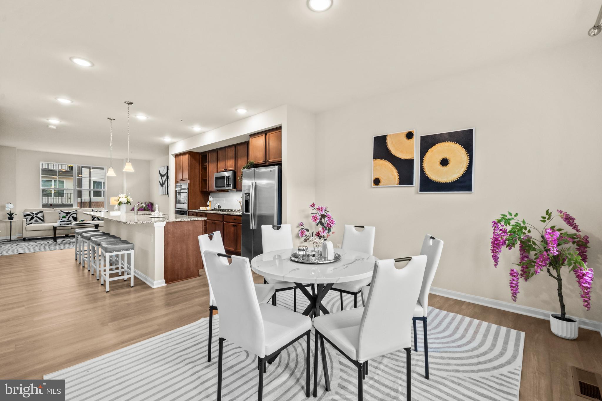 TOWNS AT MARKET COMMONS - Residential