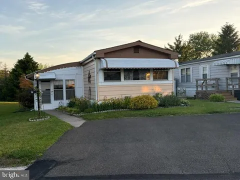 7 Woodsbluff Run, North Wales, PA 19454 - MLS#: PAMC2181834
