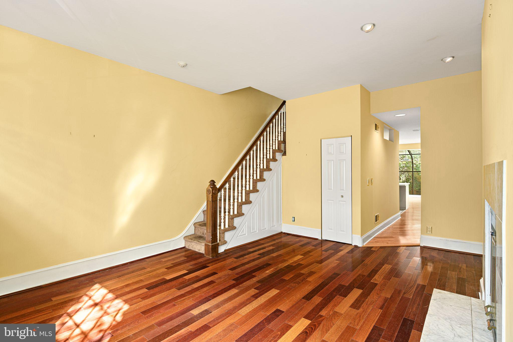 FAIRMOUNT - Residential