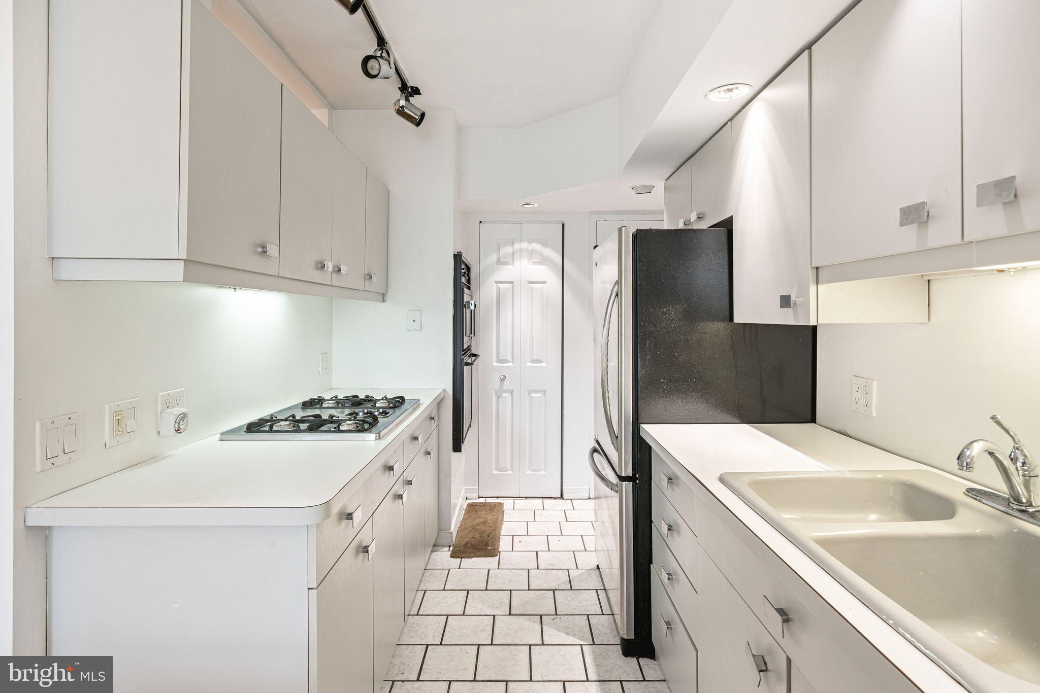 FAIRMOUNT - Residential