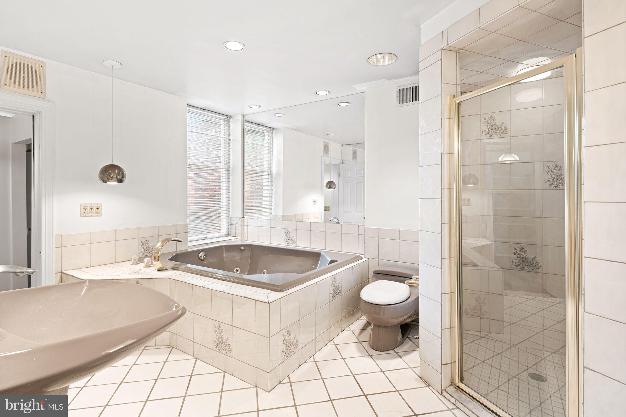 FAIRMOUNT - Residential