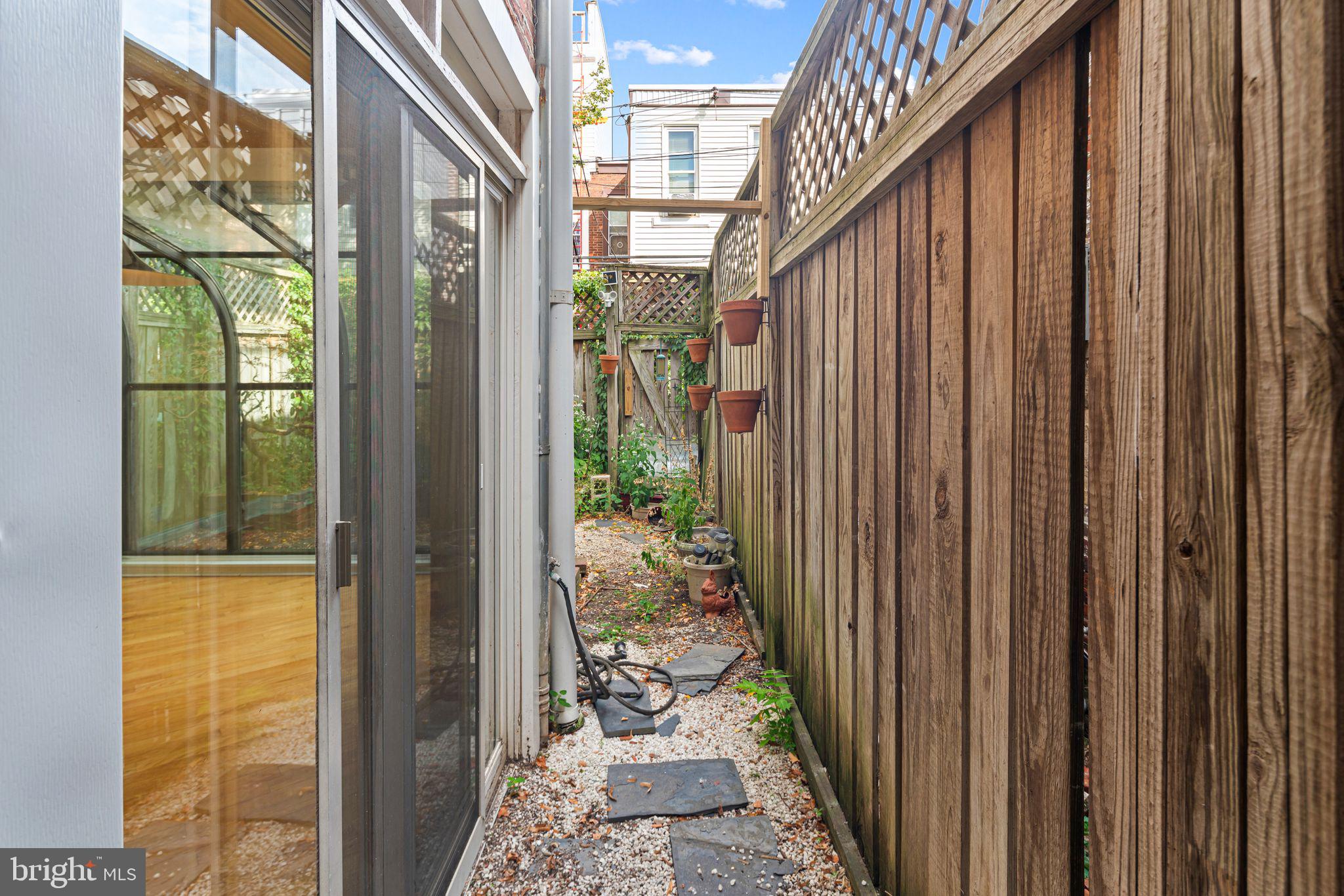 FAIRMOUNT - Residential