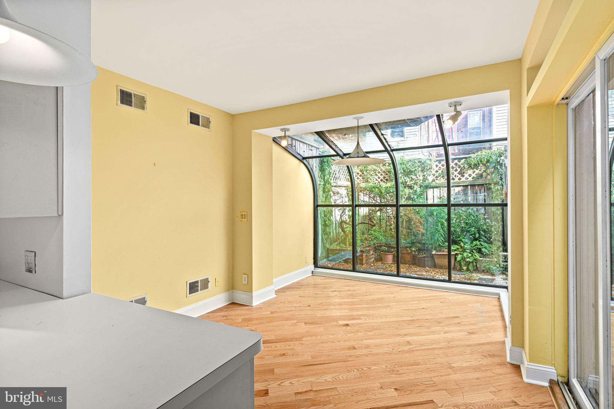 FAIRMOUNT - Residential
