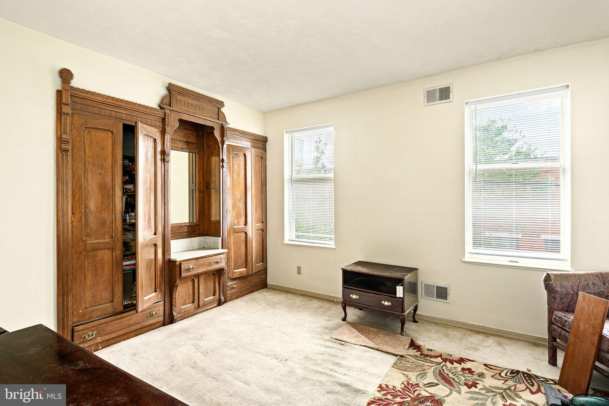 FAIRMOUNT - Residential