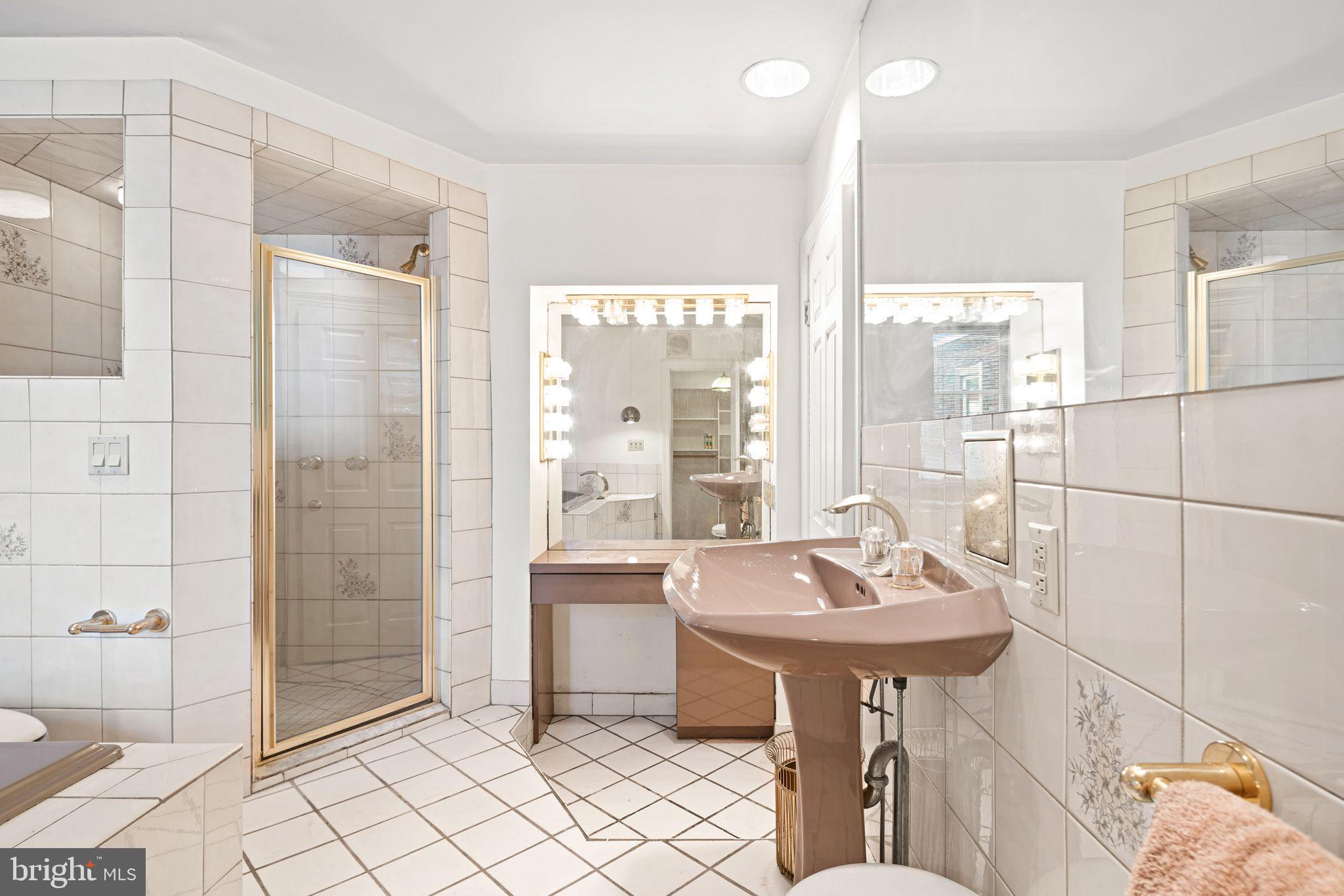 FAIRMOUNT - Residential
