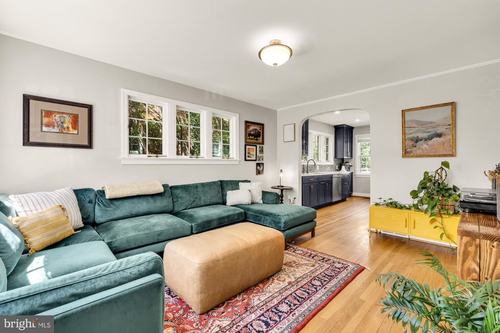 Photo of 430 E Nelson Avenue, ALEXANDRIA, VA 22301 (MLS # VAAX2060236)