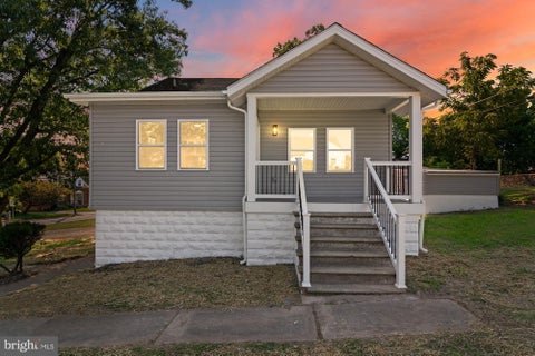 Photo of 2 Linhigh Ave, NOTTINGHAM, MD 21236 (MLS # MDBC2170886)