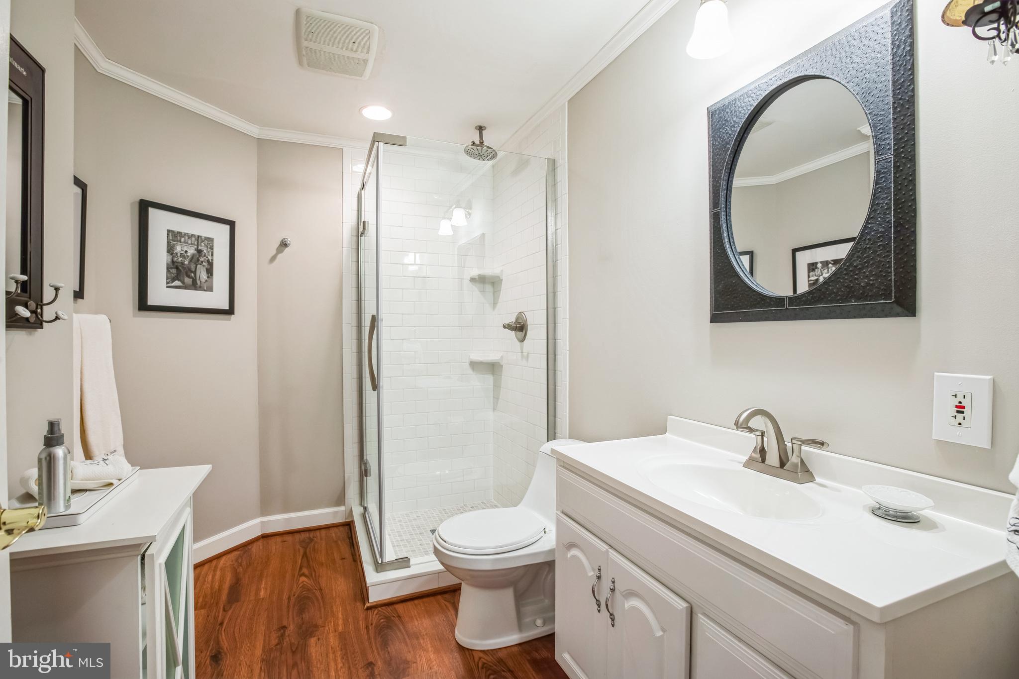 VIRGINIA GLEN - Residential