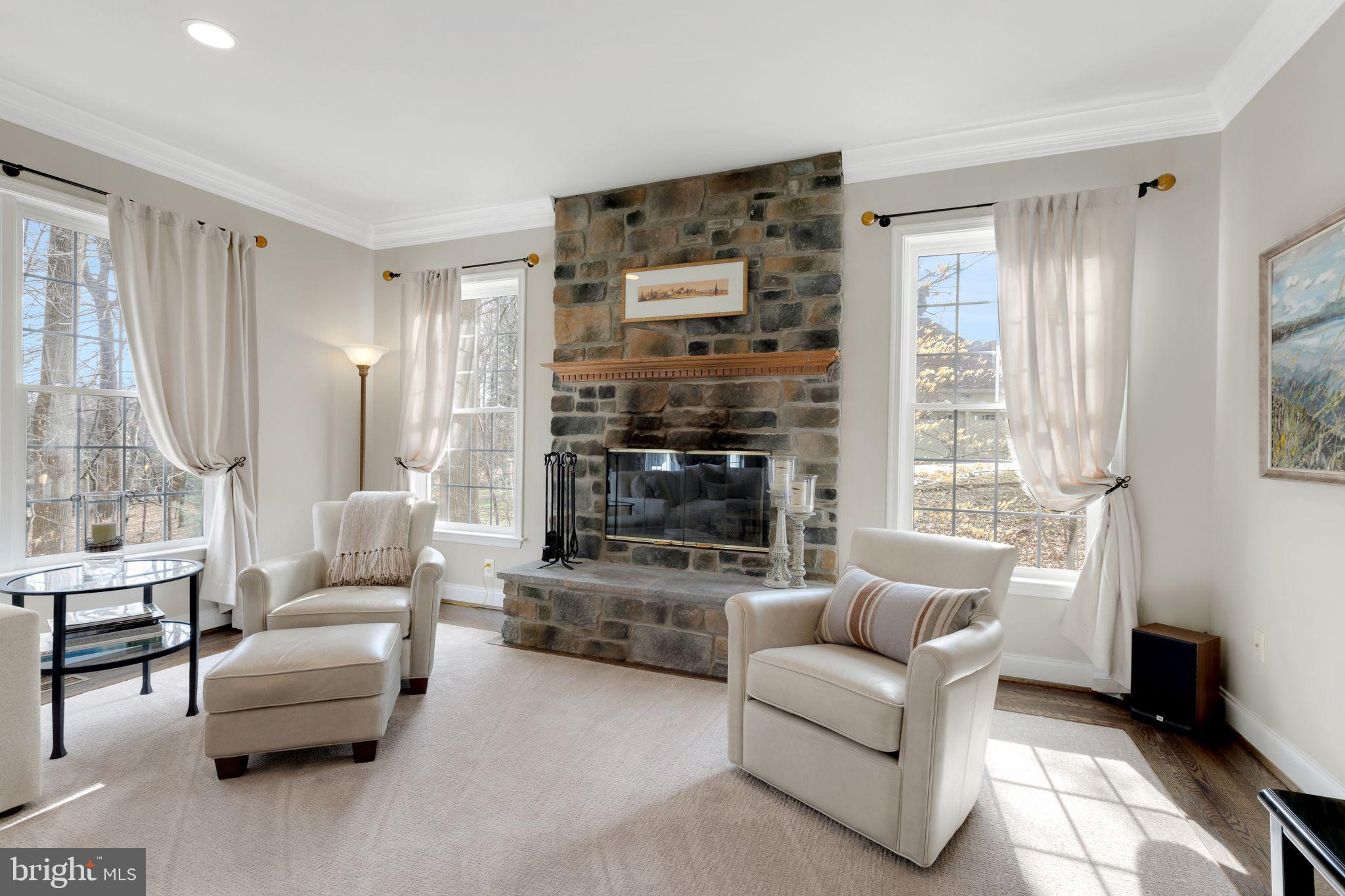 VIRGINIA GLEN - Residential