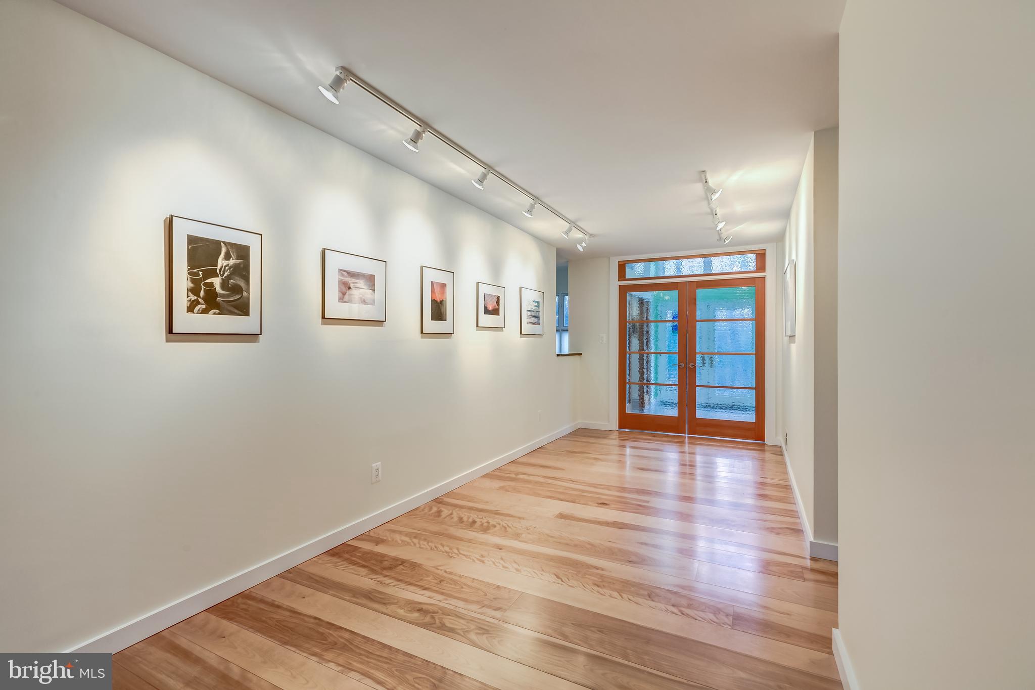 RESTON - Residential