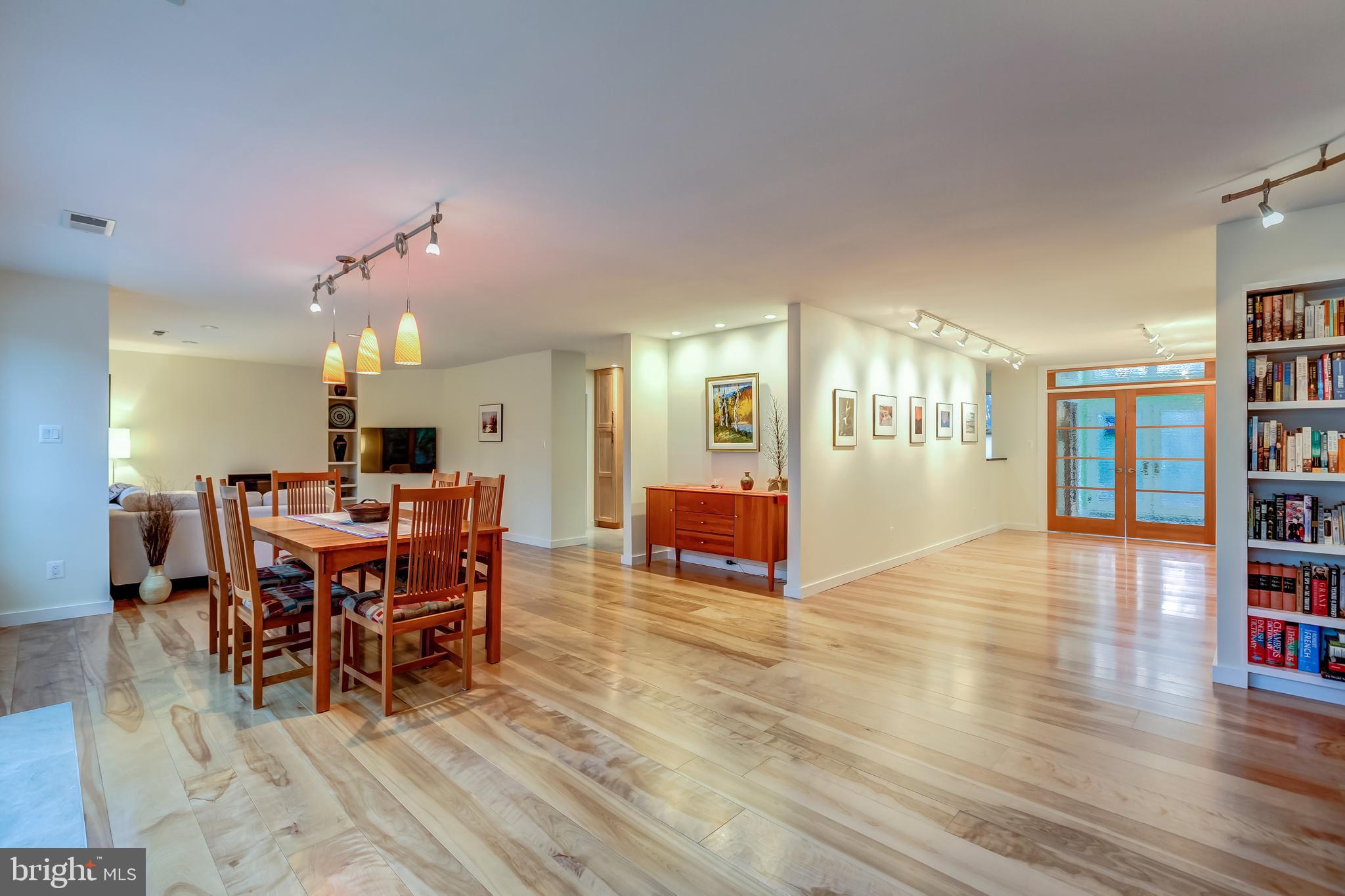 RESTON - Residential