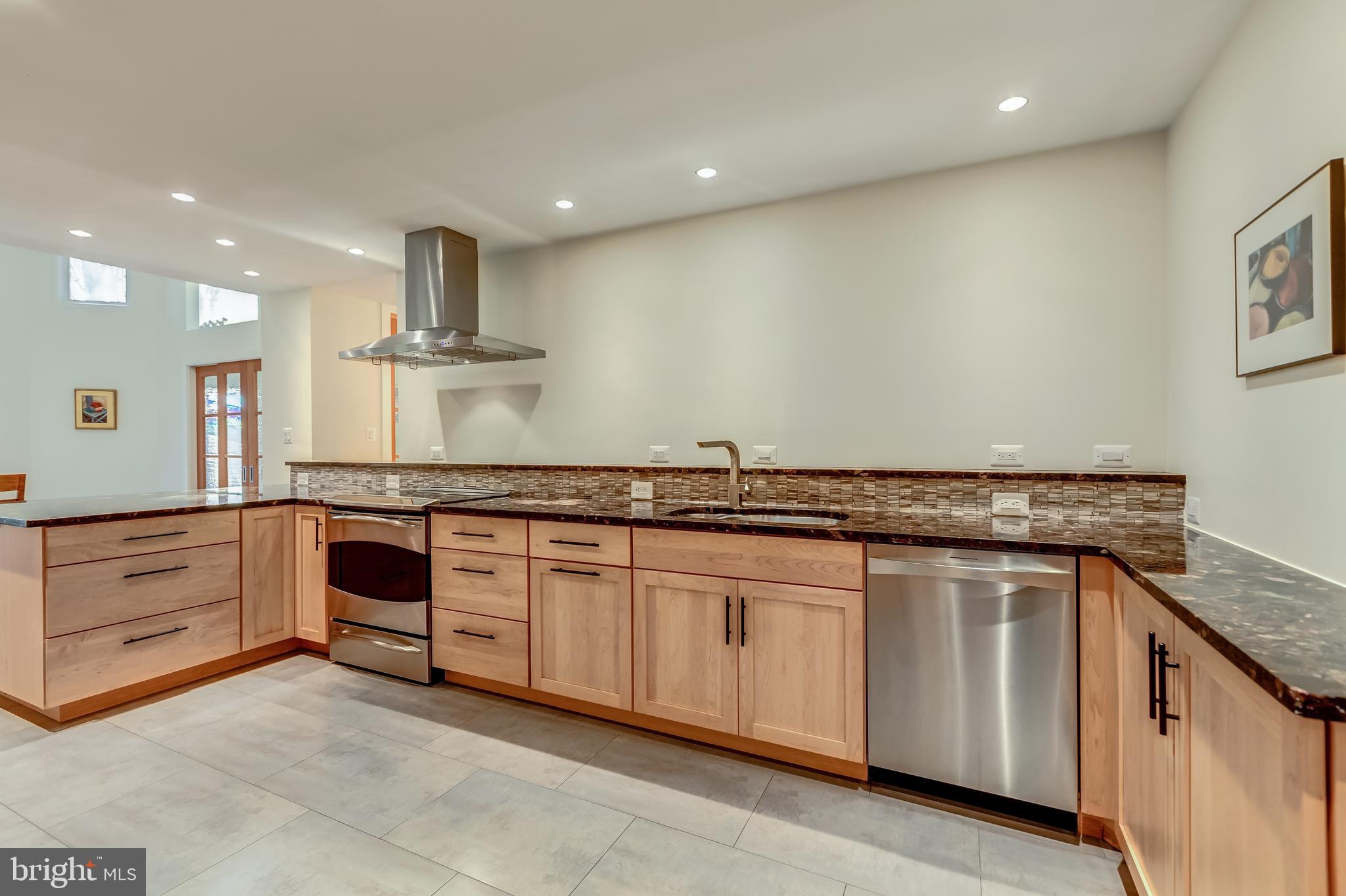 RESTON - Residential