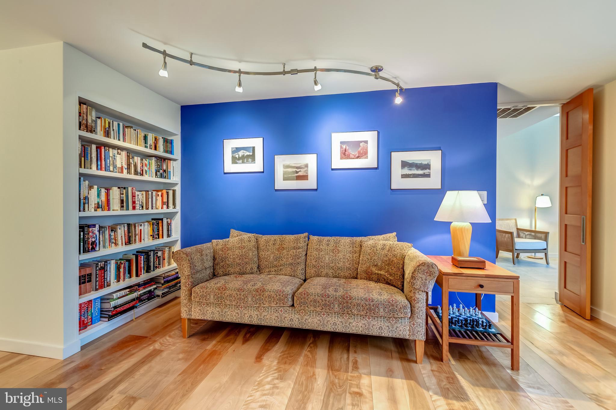 RESTON - Residential