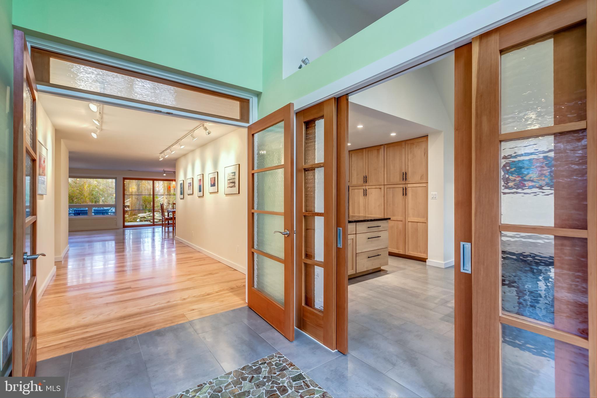 RESTON - Residential