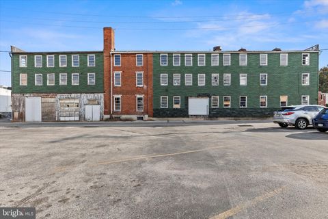 Photo of 25 Laurel Street, YORK, PA 17404 (MLS # PAYK2094736)