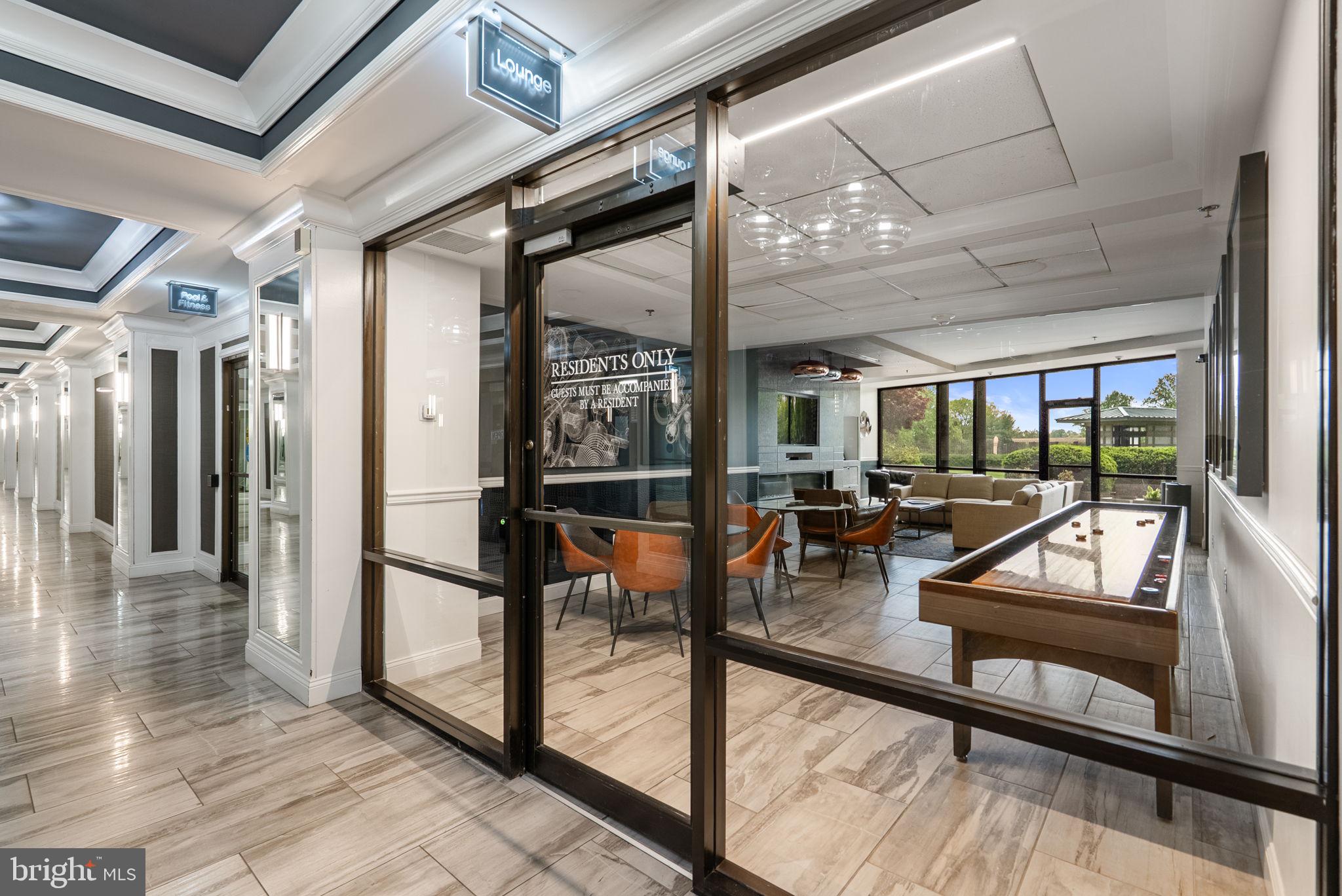 PROMENADE TOWERS - Residential