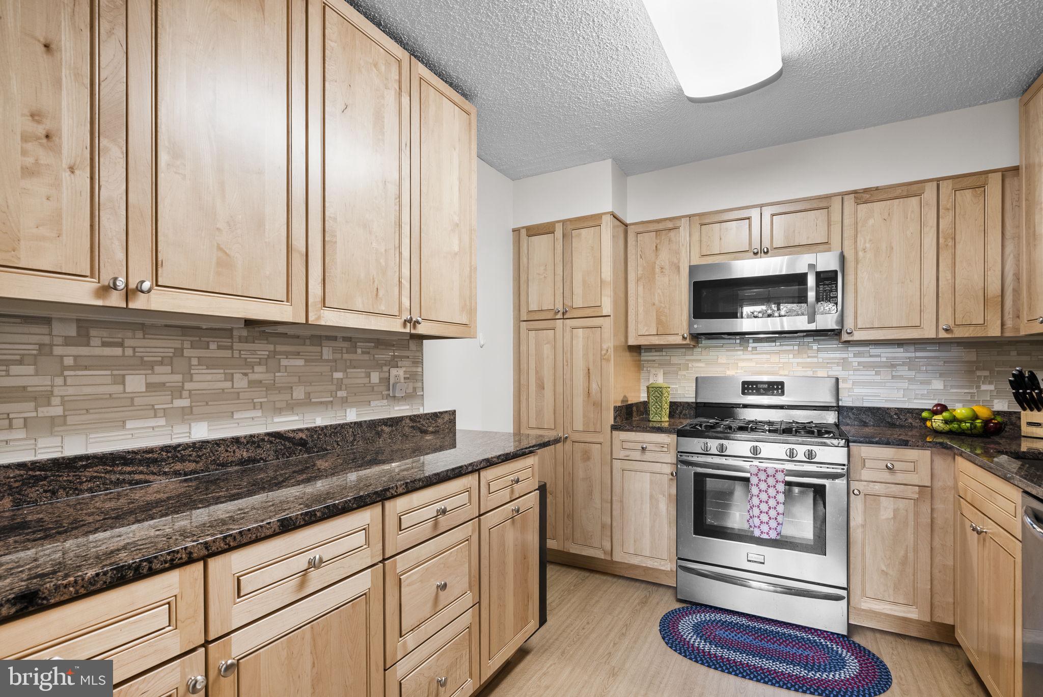 PROMENADE TOWERS - Residential