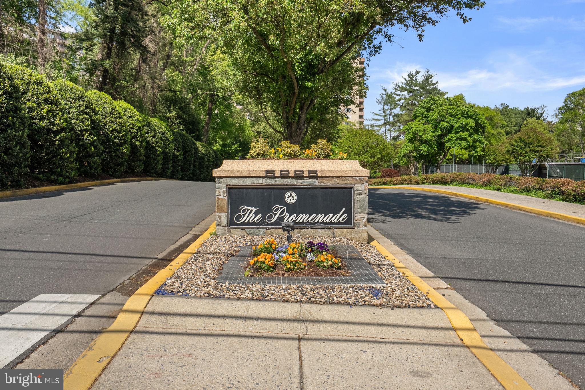 PROMENADE TOWERS - Residential