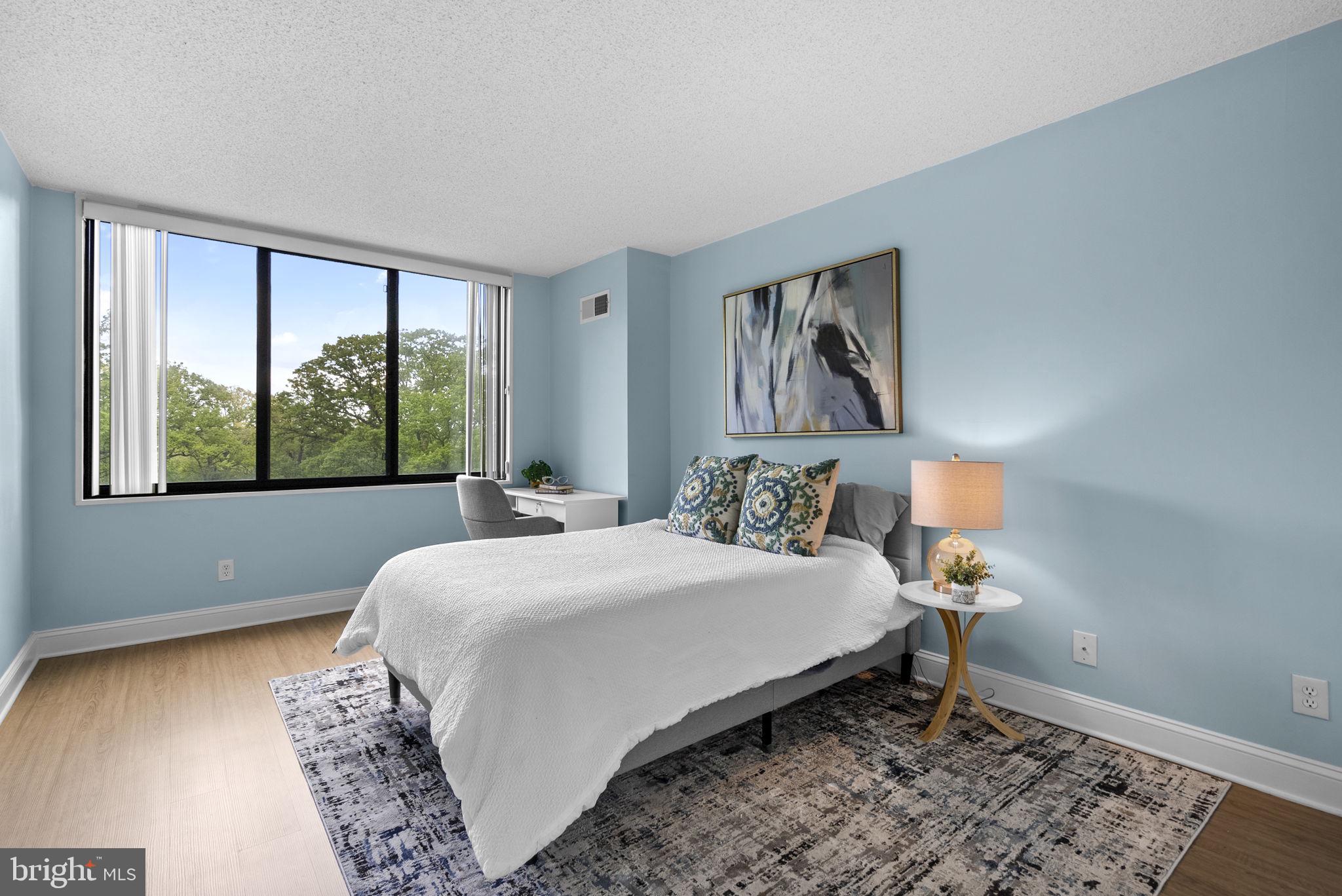 PROMENADE TOWERS - Residential