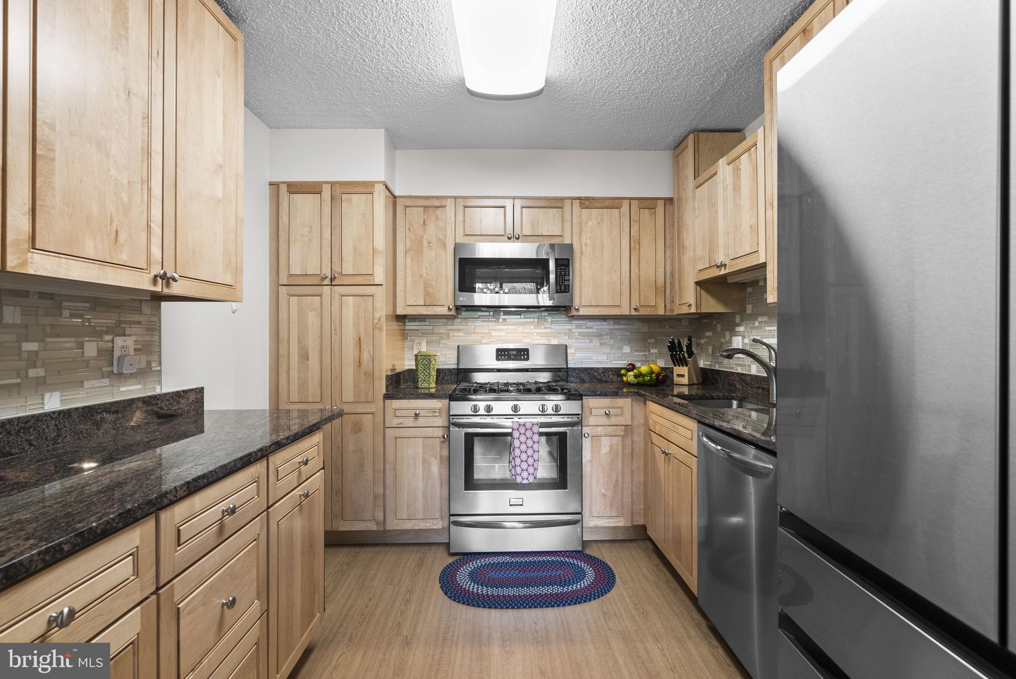 PROMENADE TOWERS - Residential