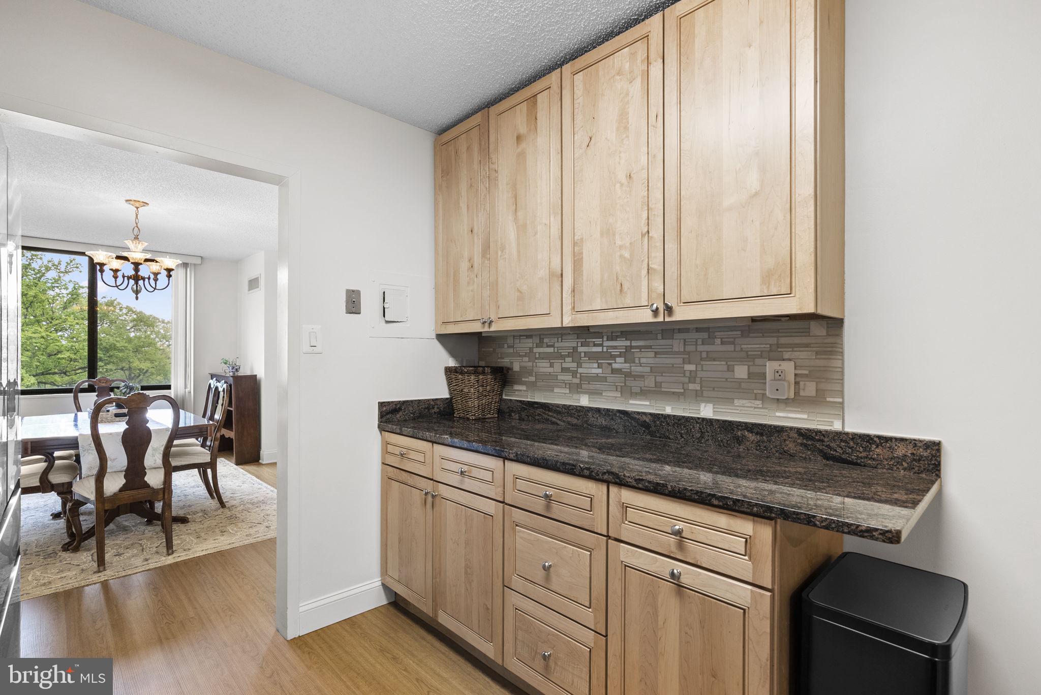 PROMENADE TOWERS - Residential