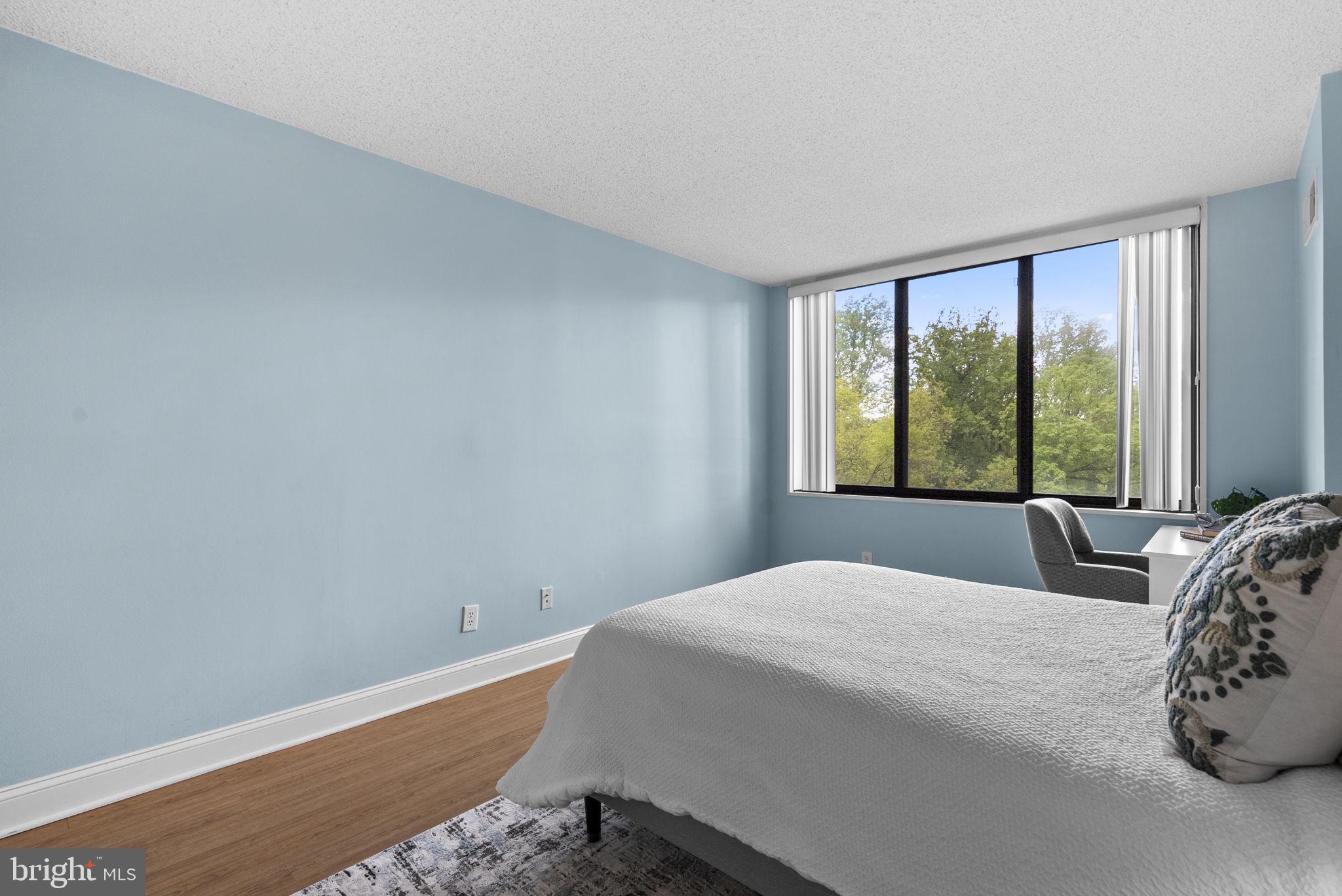 PROMENADE TOWERS - Residential