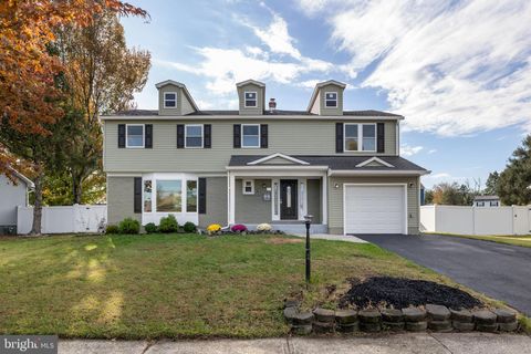208 REGENCY ROAD BEVERLY NJ 08010