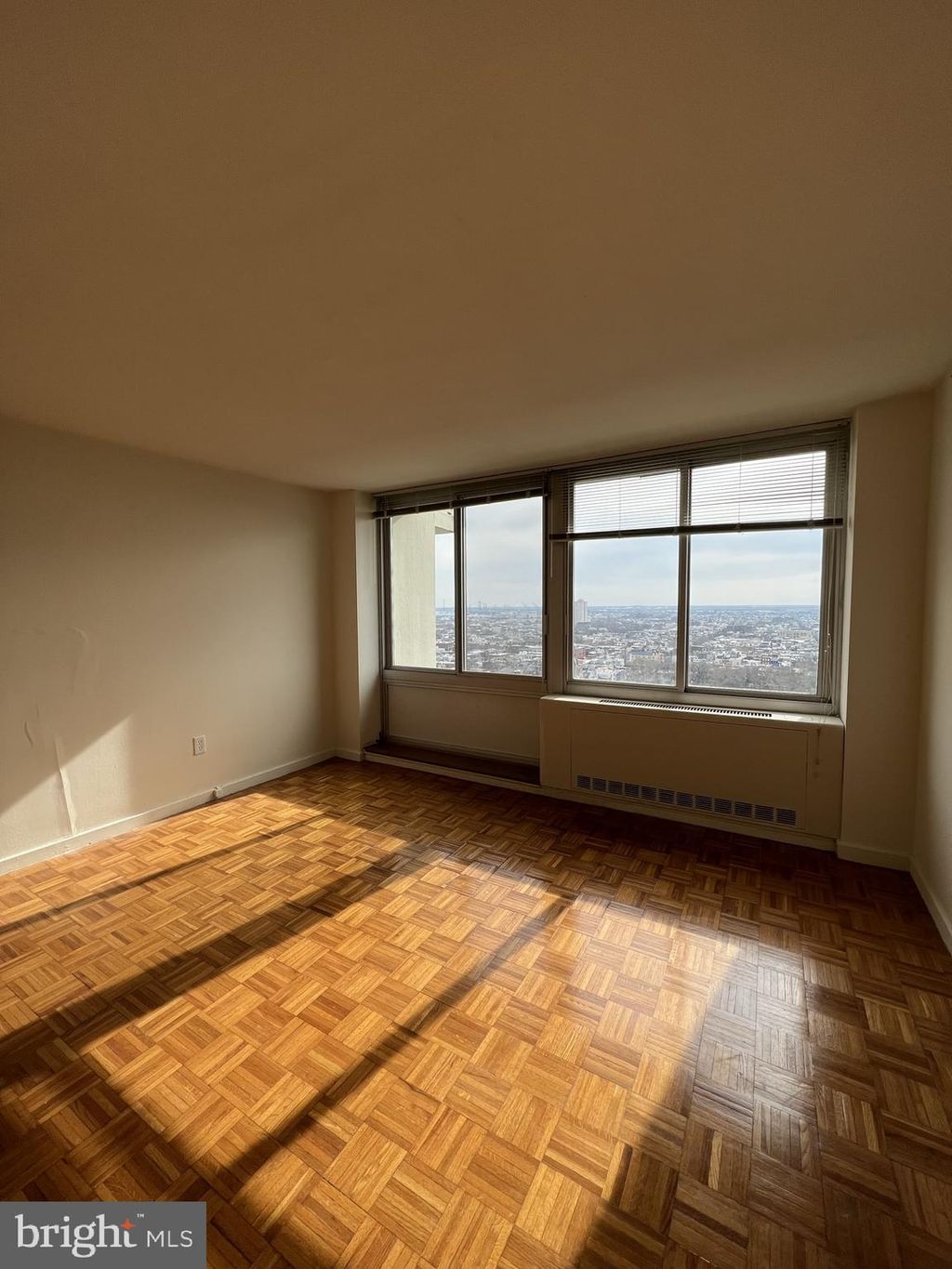 Photo of 604 - 36 S Washington Square #2113, PHILADELPHIA, PA 19106 (MLS # PAPH2581632)