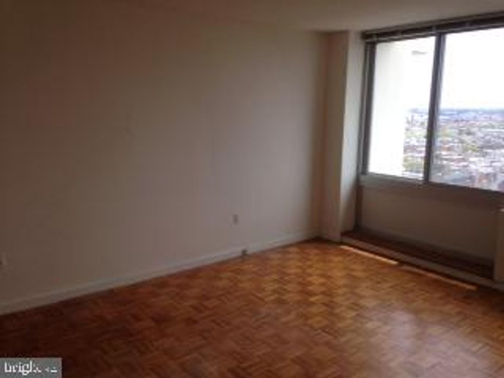 Photo of 604 - 36 S Washington Square #2113, PHILADELPHIA, PA 19106 (MLS # PAPH2581632)