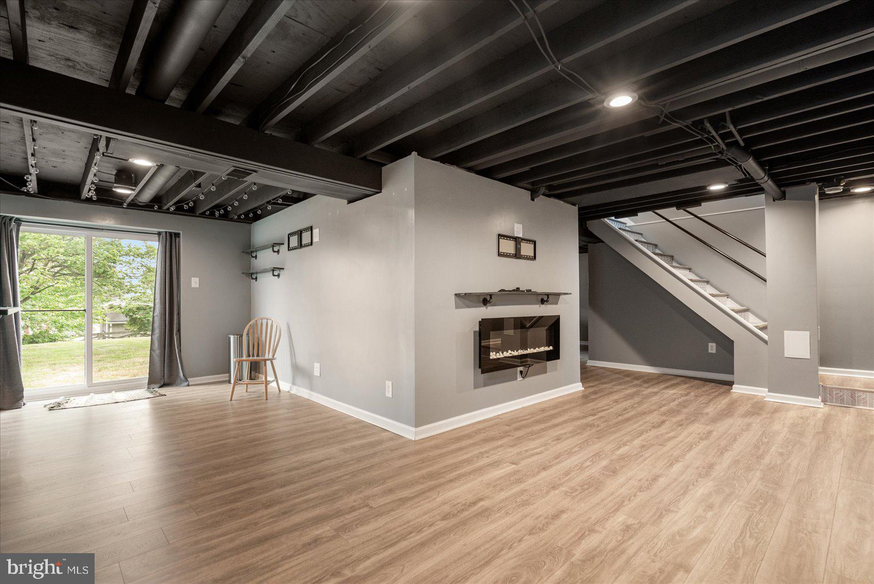 LAUREL VALLEY - Residential