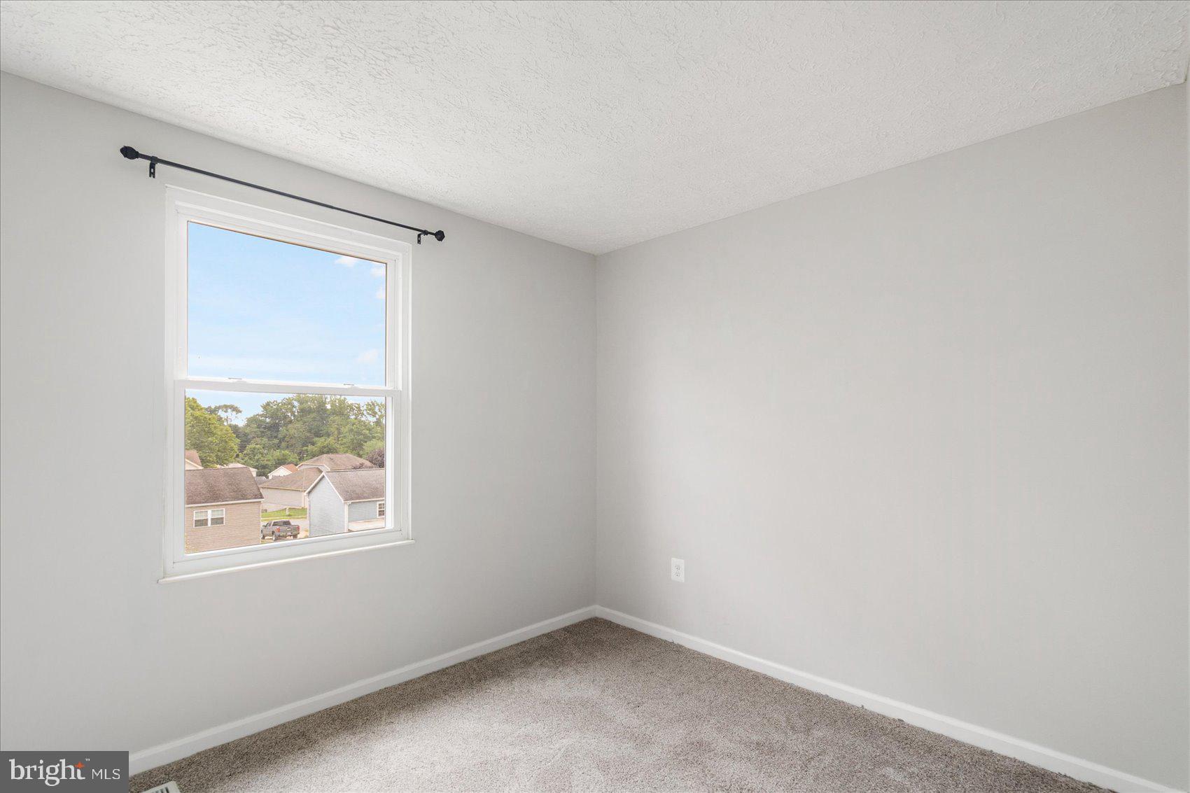 LAUREL VALLEY - Residential