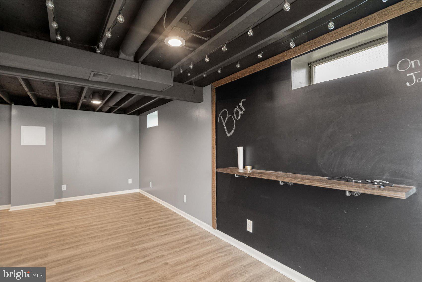 LAUREL VALLEY - Residential