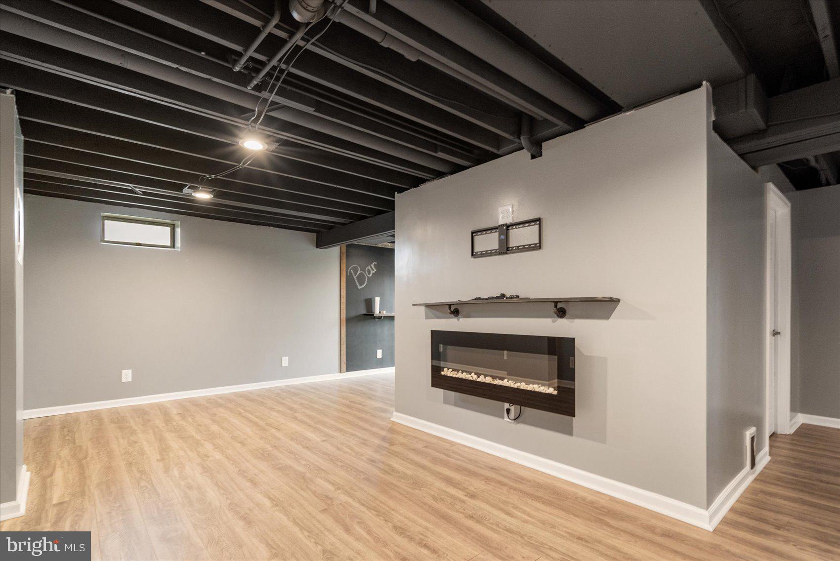 LAUREL VALLEY - Residential