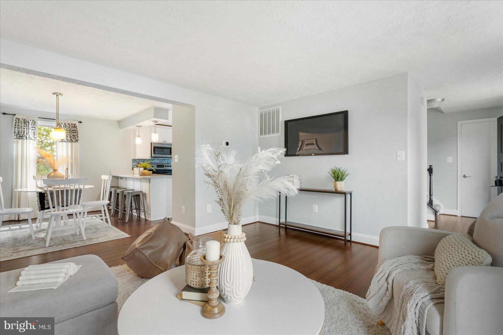 LAUREL VALLEY - Residential