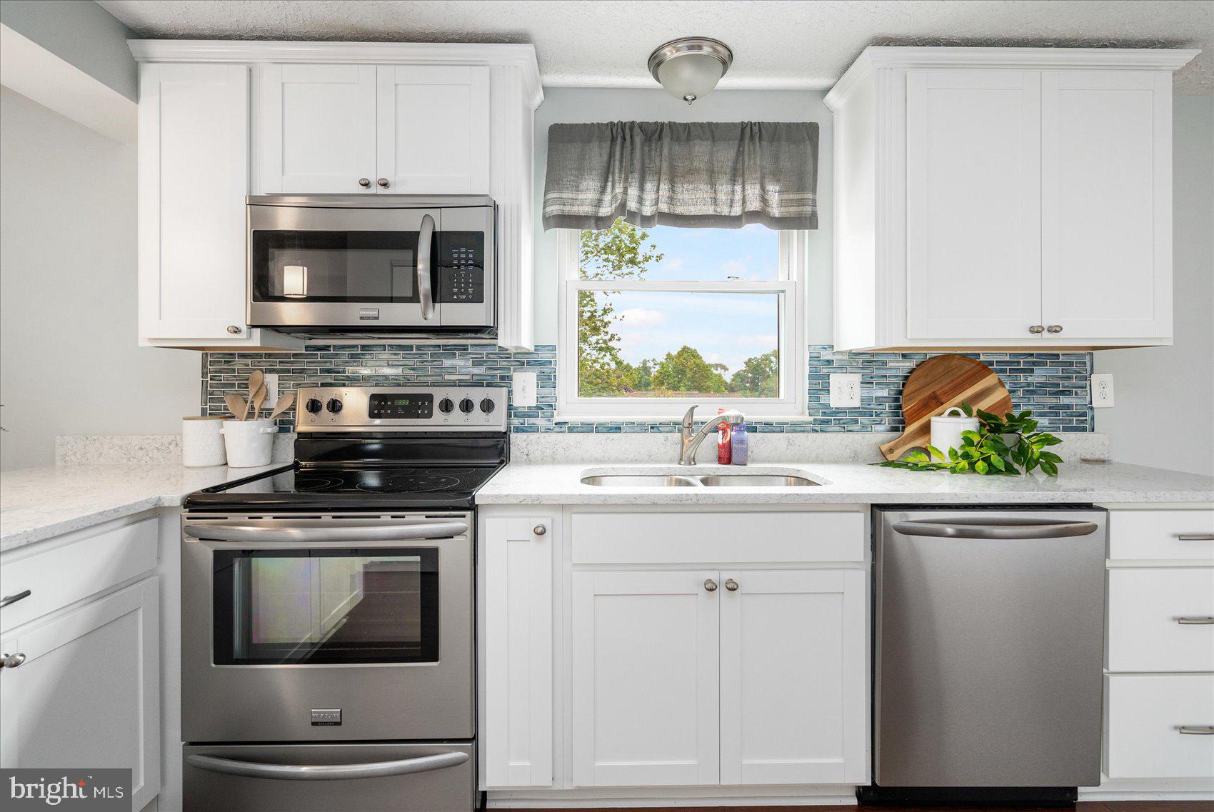 LAUREL VALLEY - Residential