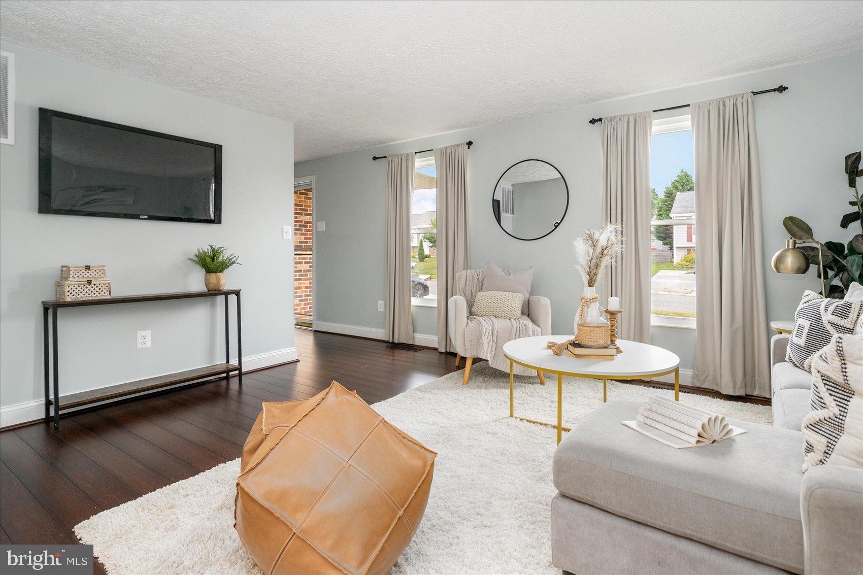 LAUREL VALLEY - Residential